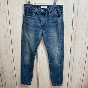 Levi’s Medium Wash Jeans